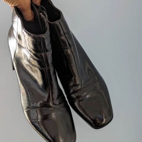 Marc Fisher Leather zip up booties - Picture 4 of 10